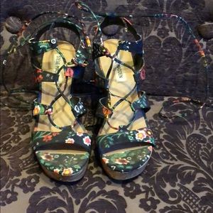 Steve Madden Lace up Wedges